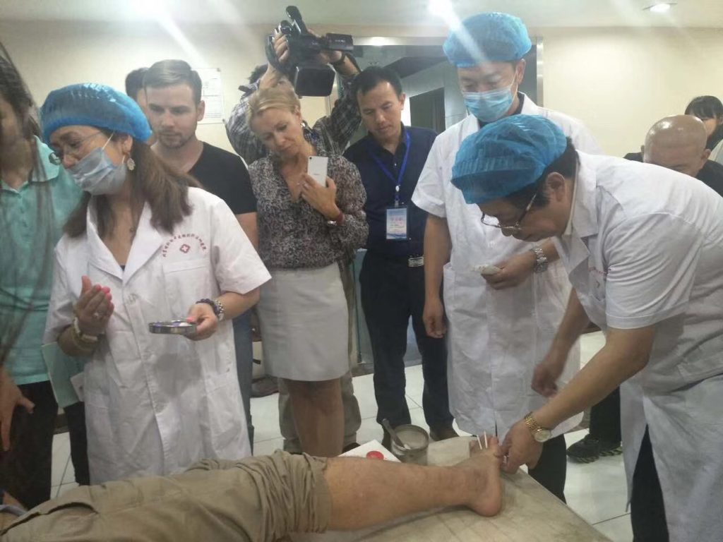 Dr. Barnblatt in a clinical teaching demonstration